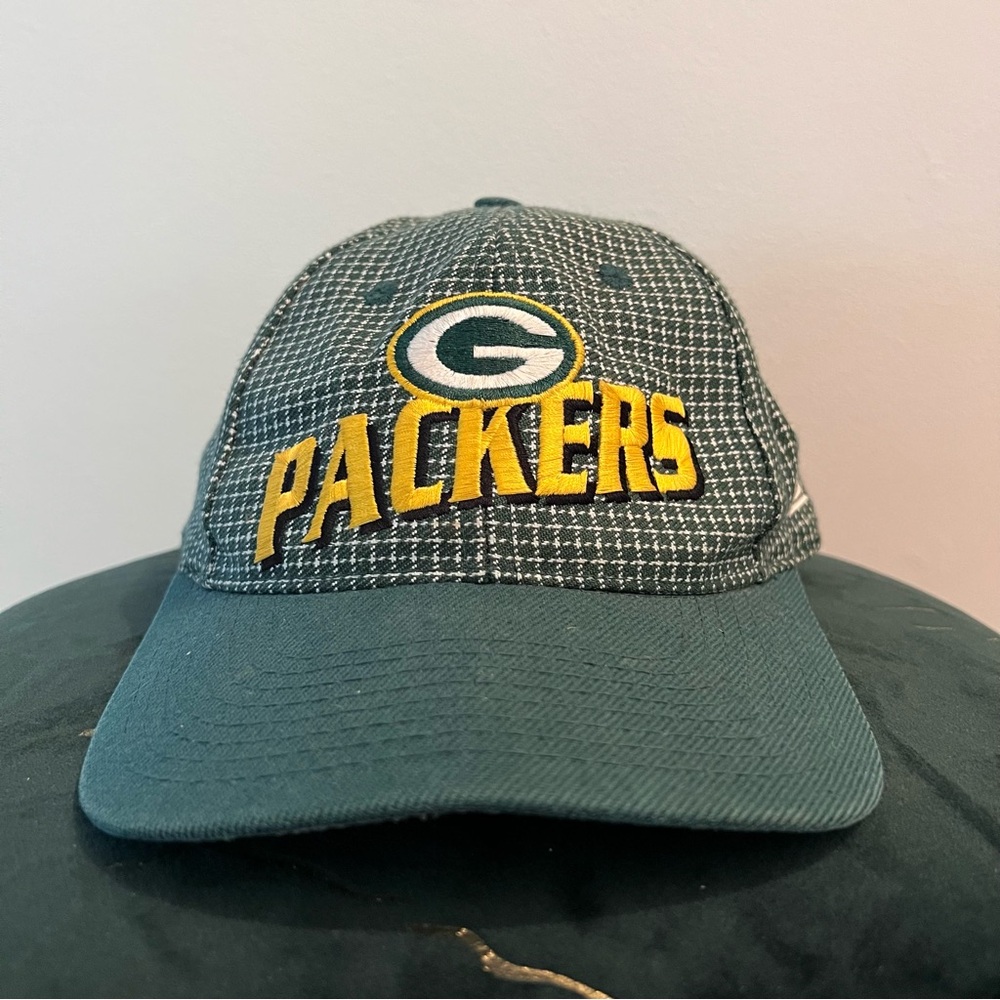 Vintage Green Bay Packers Logo Athletic Green Strap Back Hat